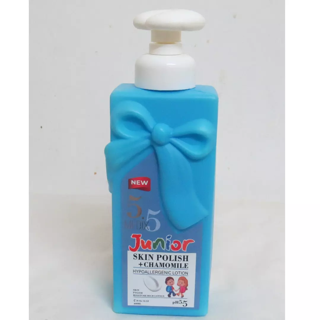 Medix 5.5 Junior Skin Polish + Chamomile Moisturizing Body Lotion 400ml X 1 - Medix 5.5 Junior Skin Polish + Chamomile Moisturizing Body Lotion 400ml X 1 Medix 5.5 Junior Skin Polish + Chamomile Moisturizing Body Lotion 400ml X 1
